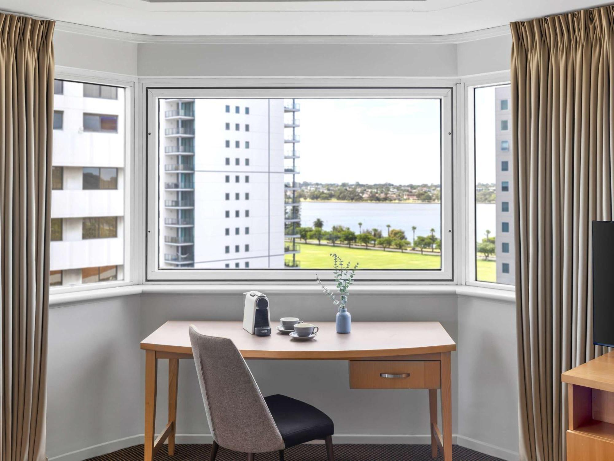 Novotel Perth Langley Kültér fotó