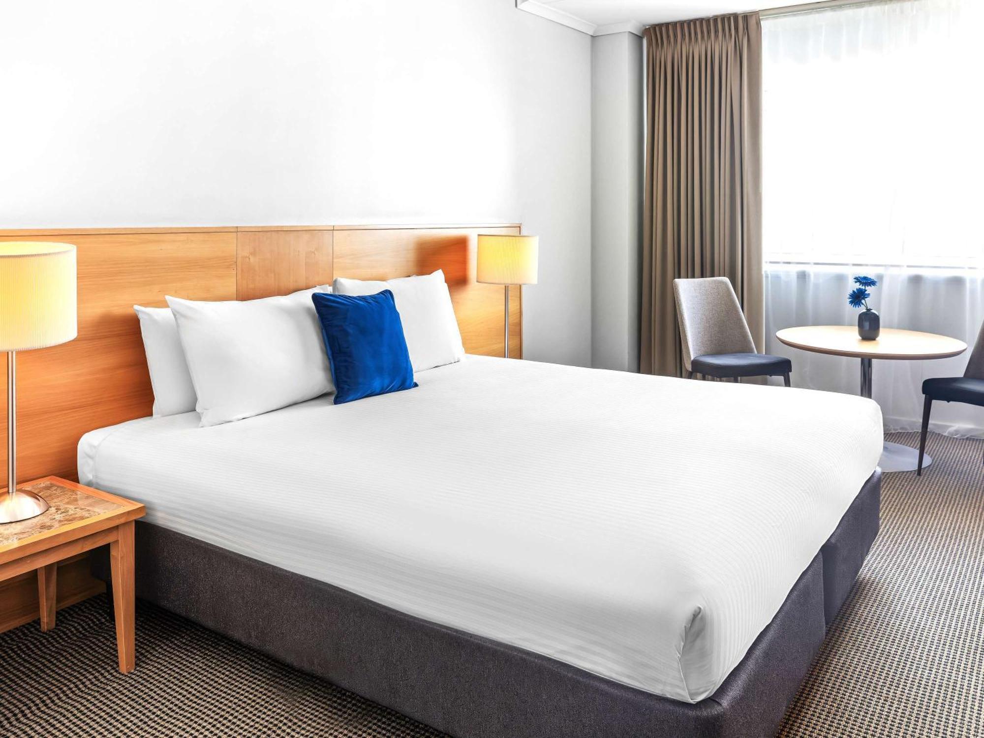 Novotel Perth Langley Kültér fotó