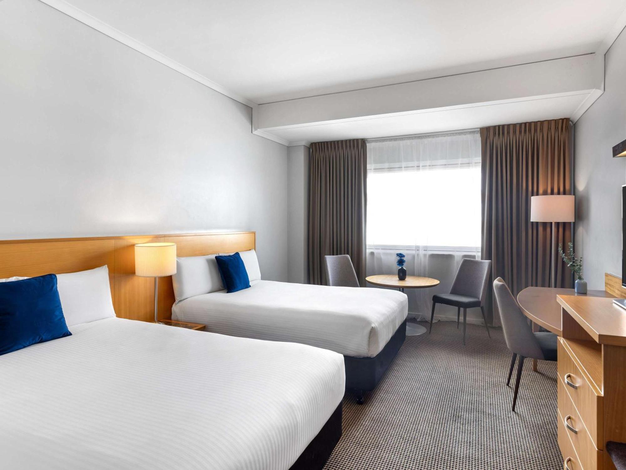 Novotel Perth Langley Kültér fotó